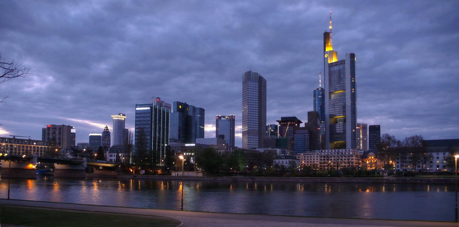 Frankfurt’s Summer Pulse: Why the Main River Banks are the City’s Focal Point Today