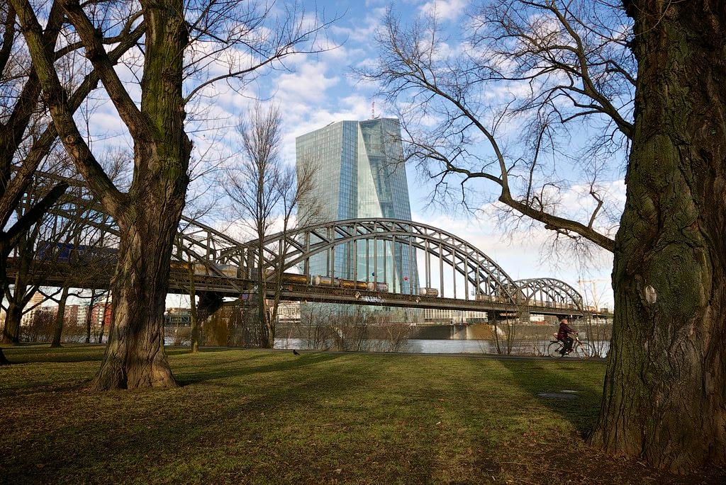 Frankfurt Transforms Transport: Cycling, Transit Expand While Cars Decline